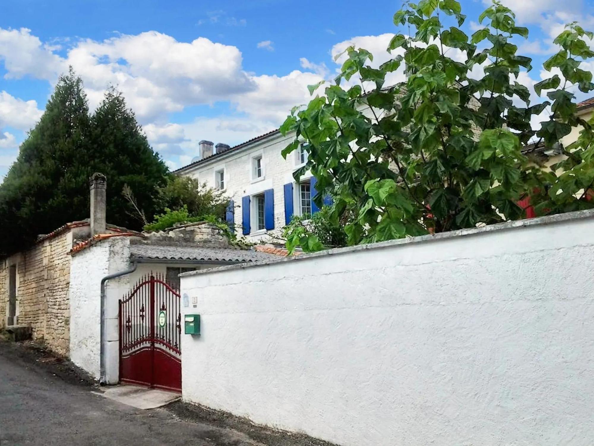 Maison Confortable Au Coeur De Fleurac Avec Grand Jardin מראה חיצוני תמונה